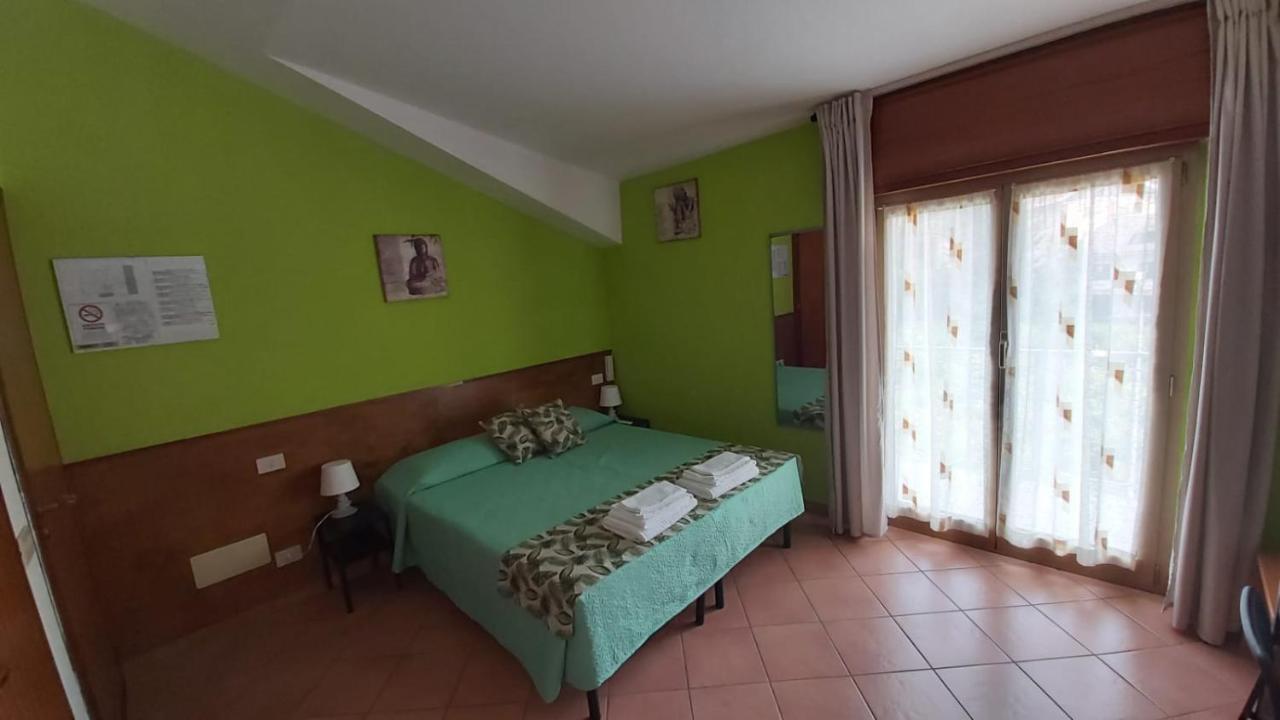 Orso Momo Hotel Calizzano Екстериор снимка